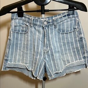 kenzie Blue and White Striped Denim Cutoff Shorts - Size 8/29